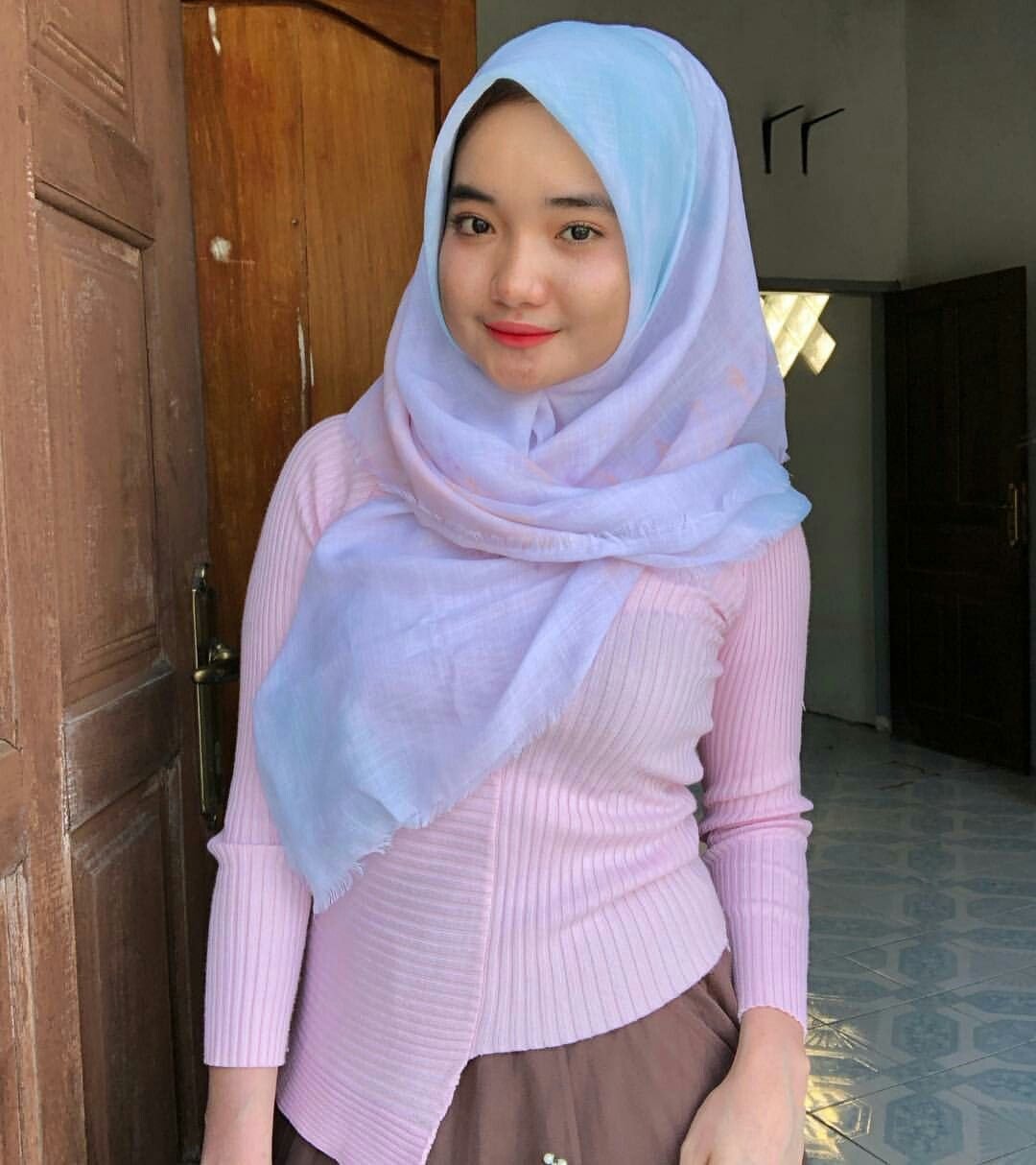 Tiri Viral Hijab Indo Hug Tightly Without Distance Wiwik Top Global